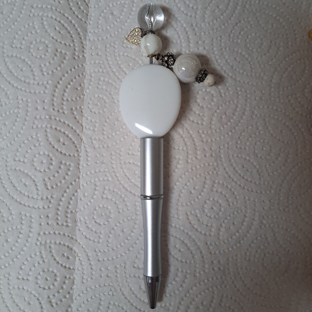Silver heart charm and bead pen
